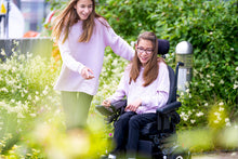 Заредете изображение в инструмента за преглед на галерията, QUICKIE Q300 M Мини Тийнейджъри